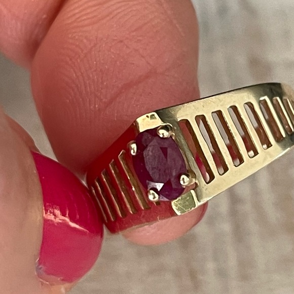 Vintage Jewelry - 14k Gold Ruby and Diamond Ring Vintage 1970’s